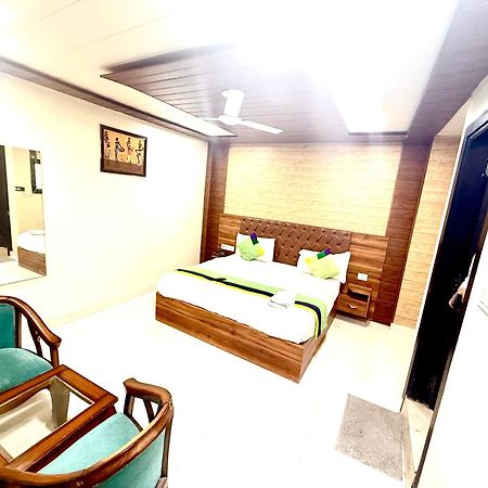 Hotel Tej International Plaza Near Igi Airport Delhi Нью-Дели Экстерьер фото