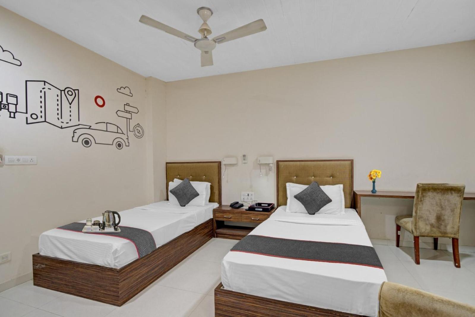 Hotel Tej International Plaza Near Igi Airport Delhi Нью-Дели Экстерьер фото